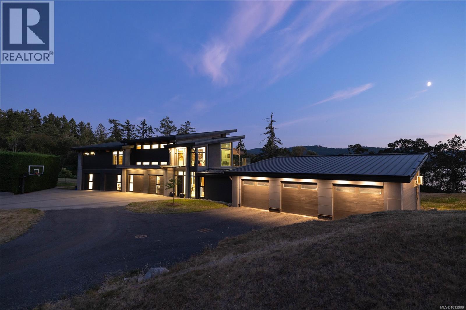 7756 West Saanich Rd, Central Saanich