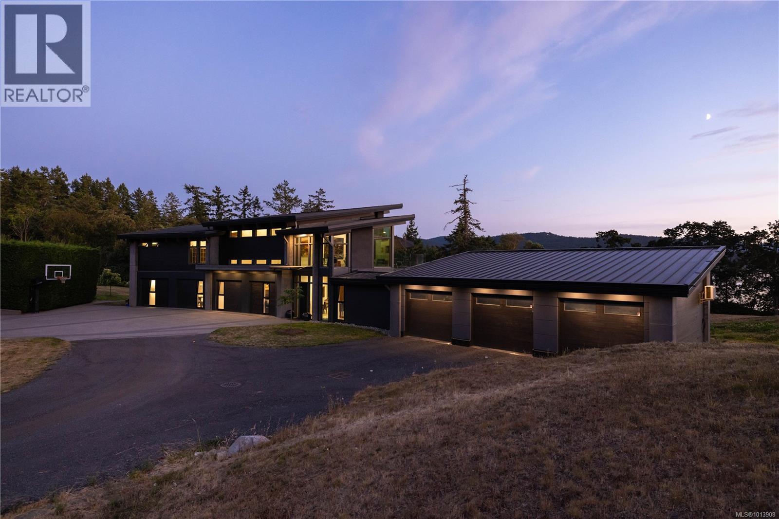 7756 West Saanich Rd, Central Saanich