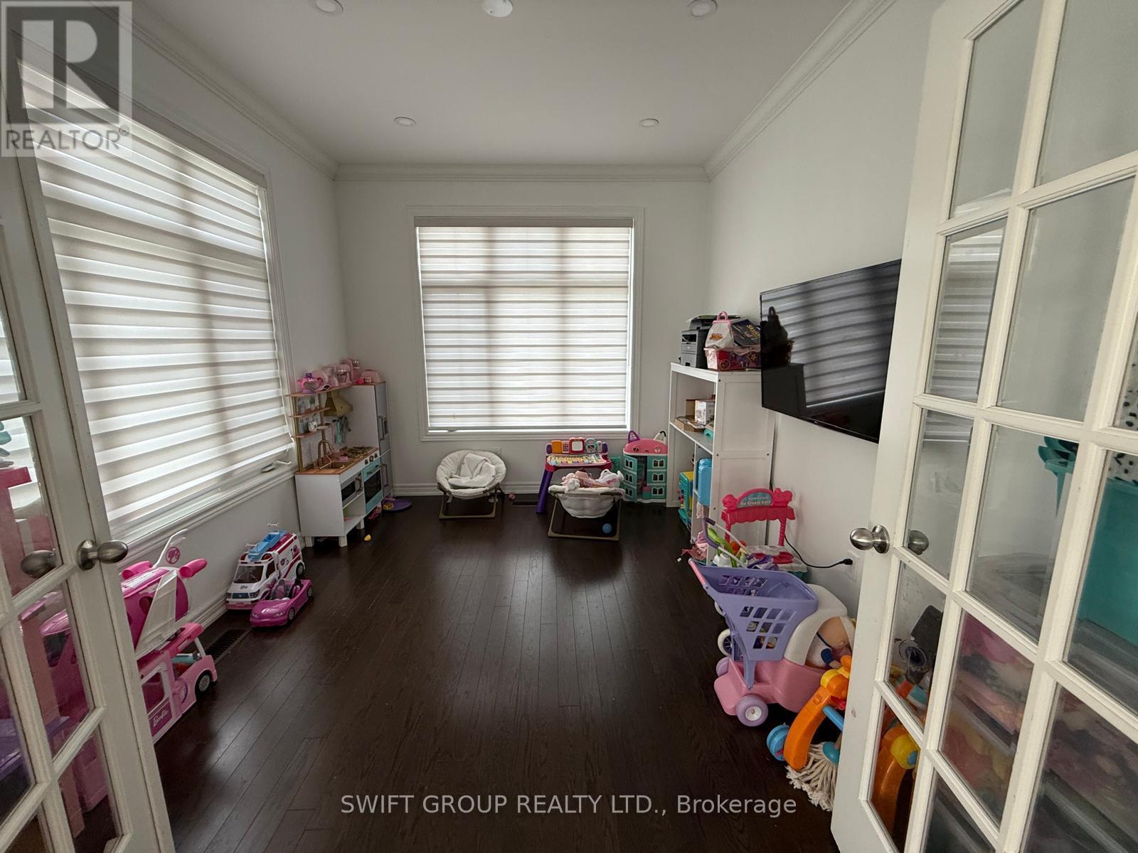 147 MCCANN CRESCENT - 43