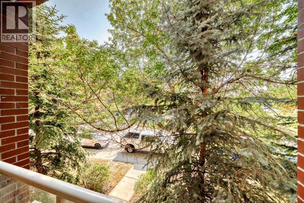 Single Family House for Sale in   Hemlock Crescent SW Spruce Cliff Calgary 
