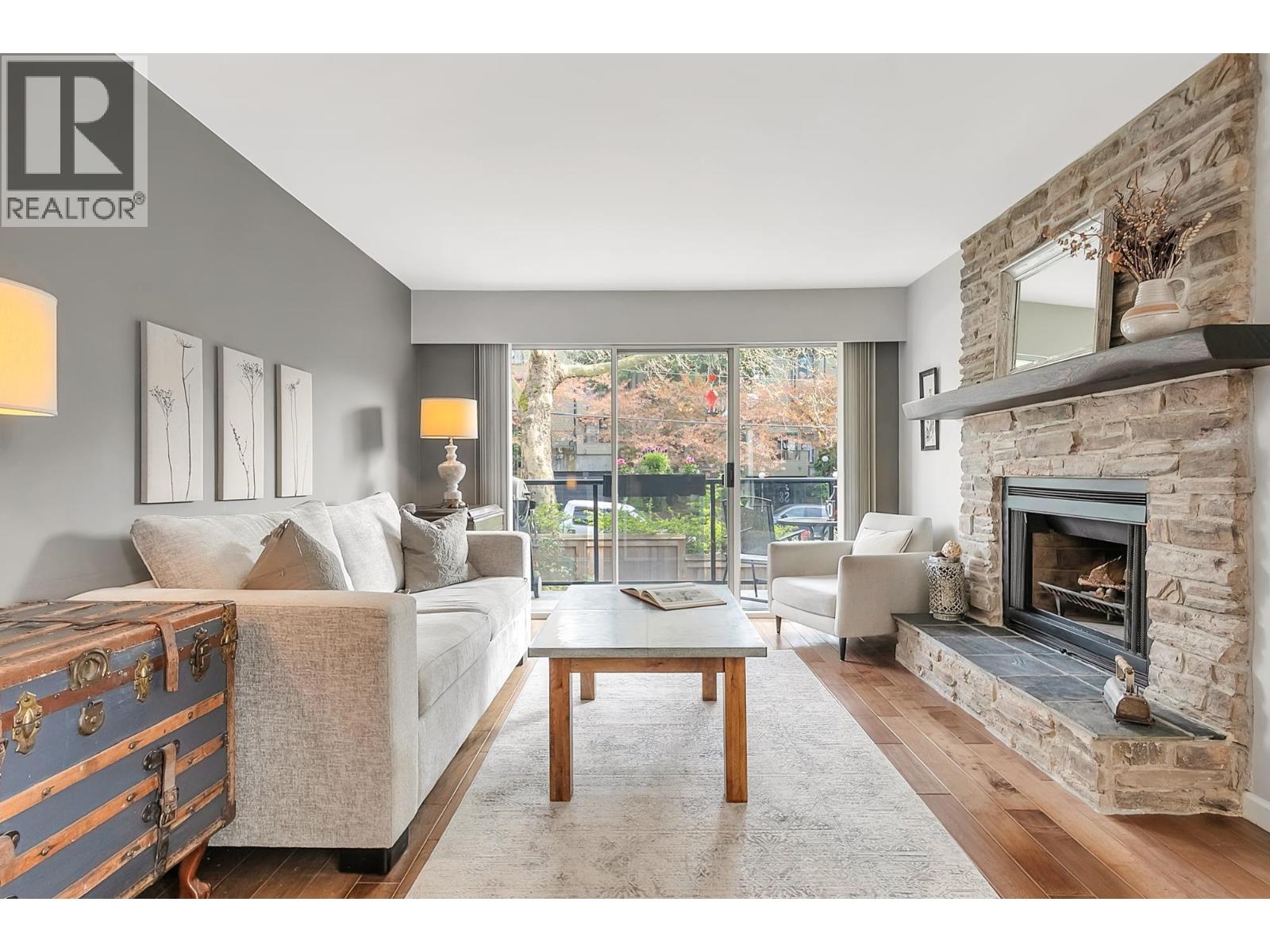 213 230 MOWAT STREET, New Westminster