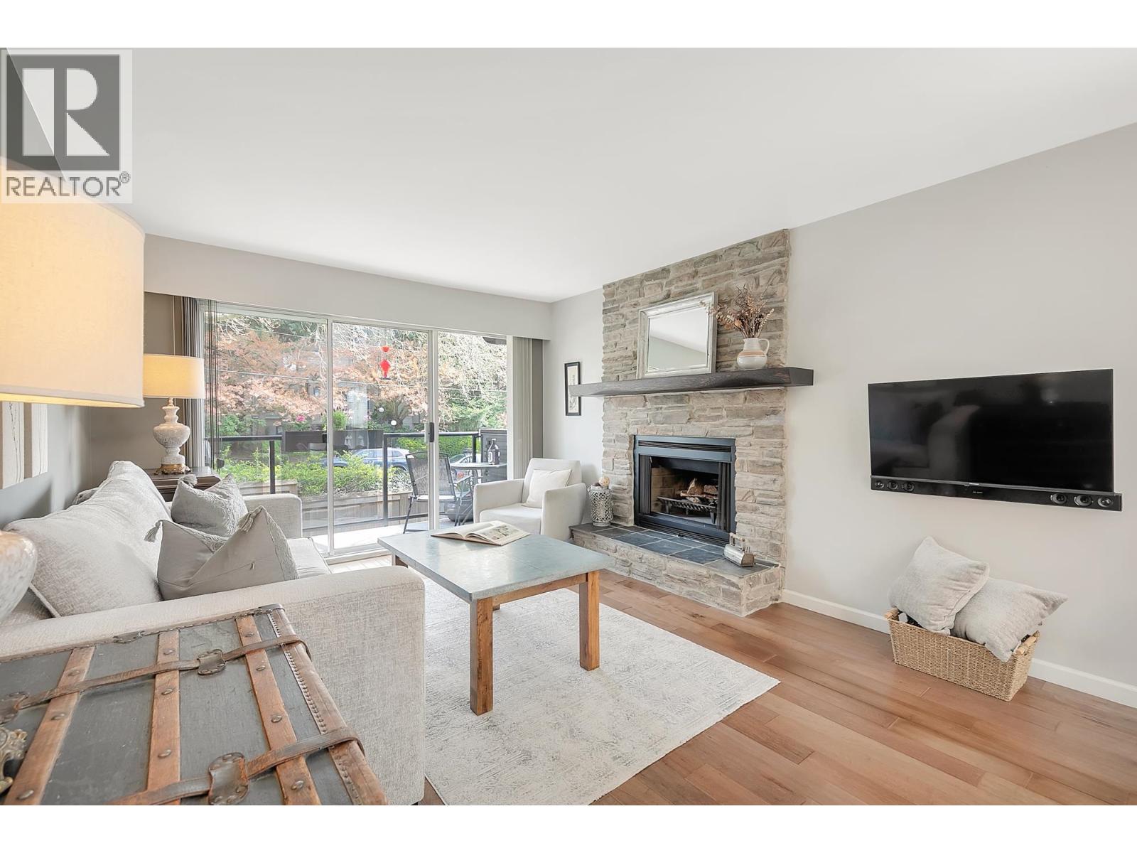 213 230 MOWAT STREET, New Westminster