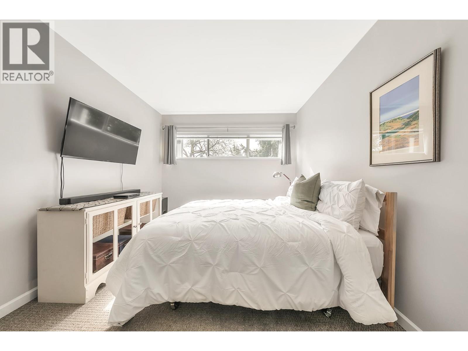 213 230 MOWAT STREET, New Westminster