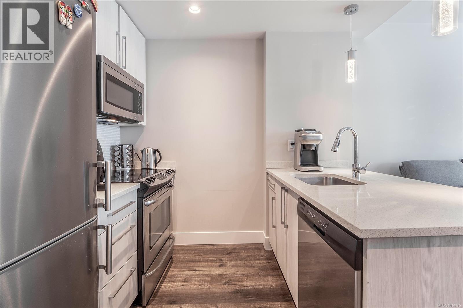 408 1090 Johnson Street, Victoria