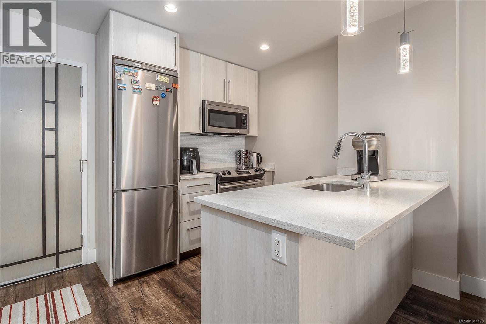 408 1090 Johnson Street, Victoria