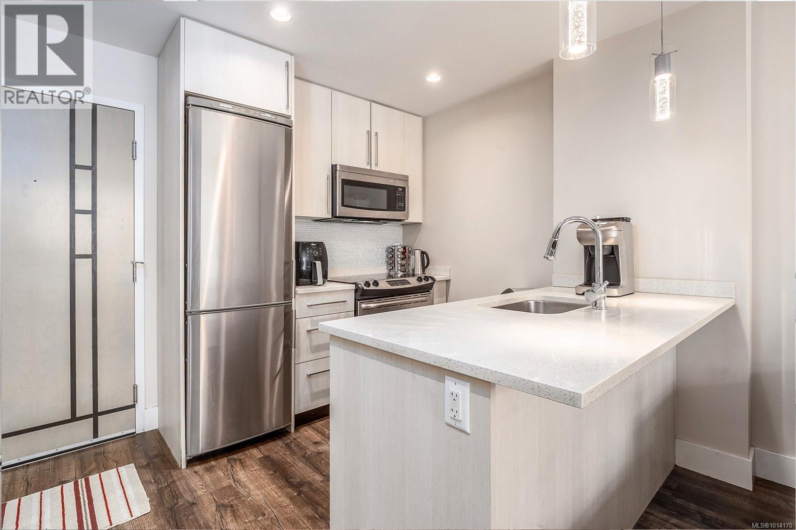 408 1090 Johnson Street, Victoria