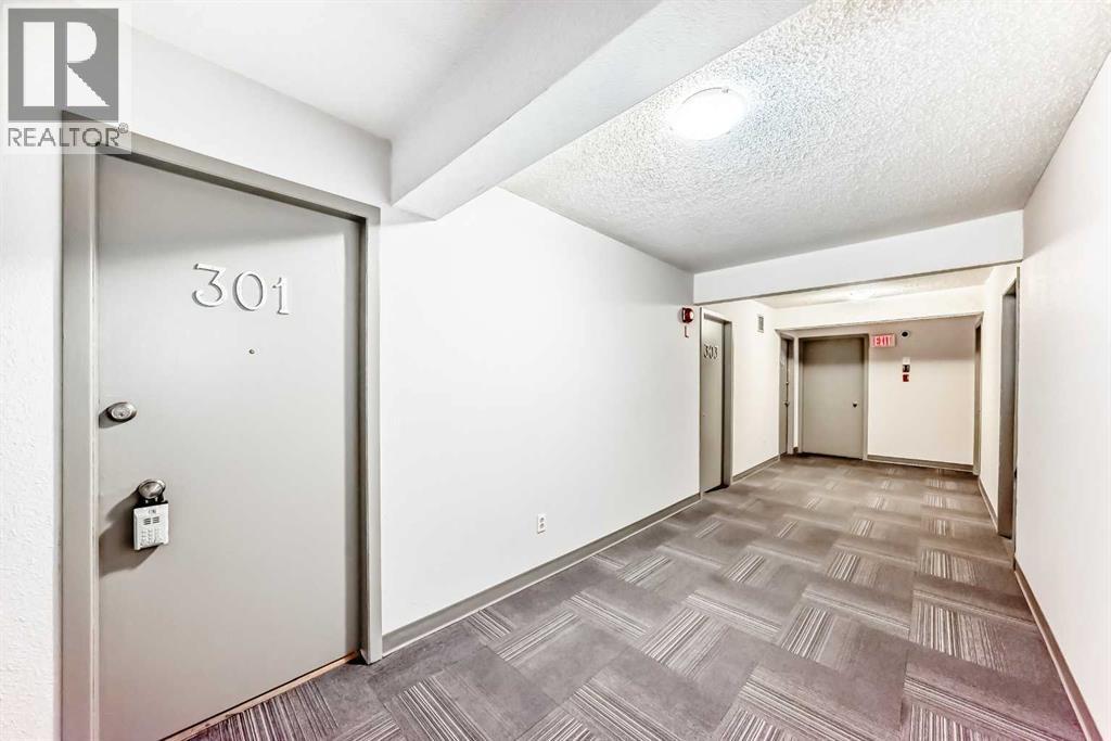 Single Family House for Sale in    Street NW Bowness Calgary 