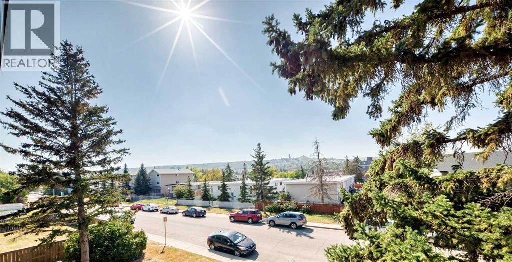 Single Family House for Sale in    Street NW Bowness Calgary 