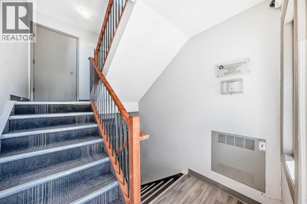 Single Family House for Sale in    Street NW Bowness Calgary 