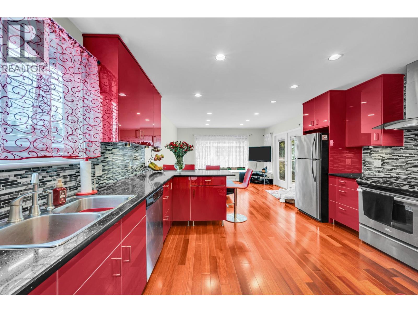 773 PRAIRIE AVENUE, Port Coquitlam