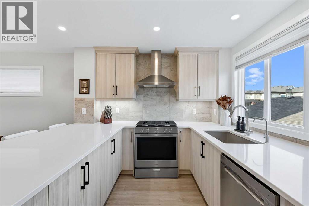 305 Sundown Road, Cochrane