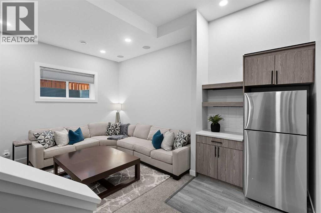 305 Sundown Road, Cochrane