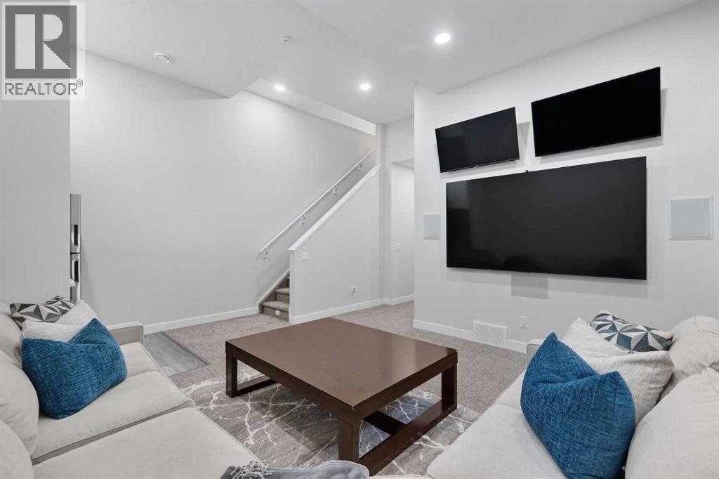 305 Sundown Road, Cochrane