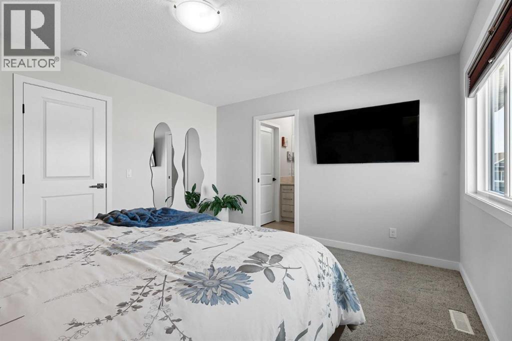 305 Sundown Road, Cochrane