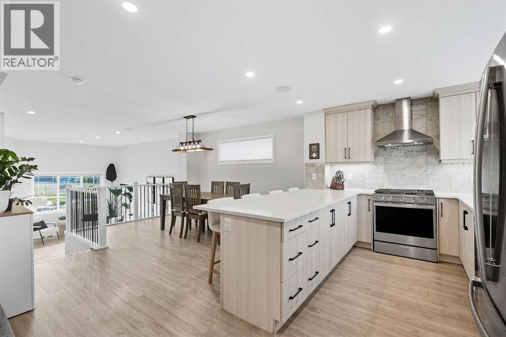 305 Sundown Road, Cochrane