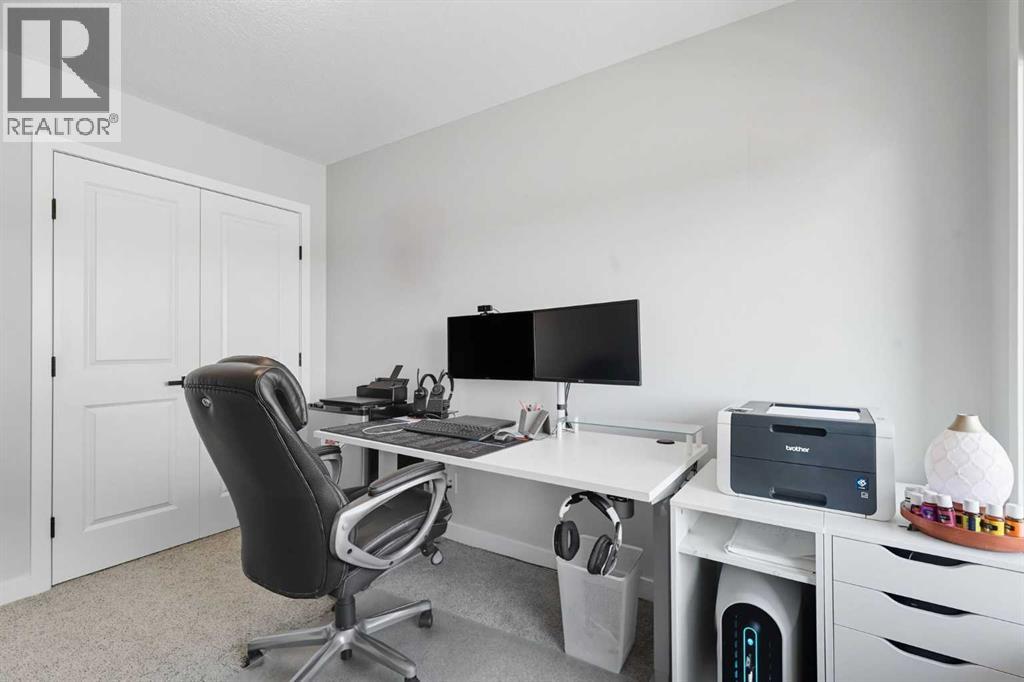 305 Sundown Road, Cochrane