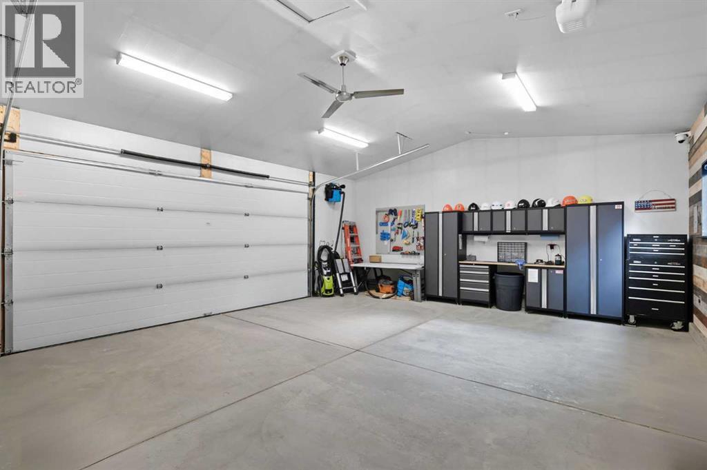 305 Sundown Road, Cochrane