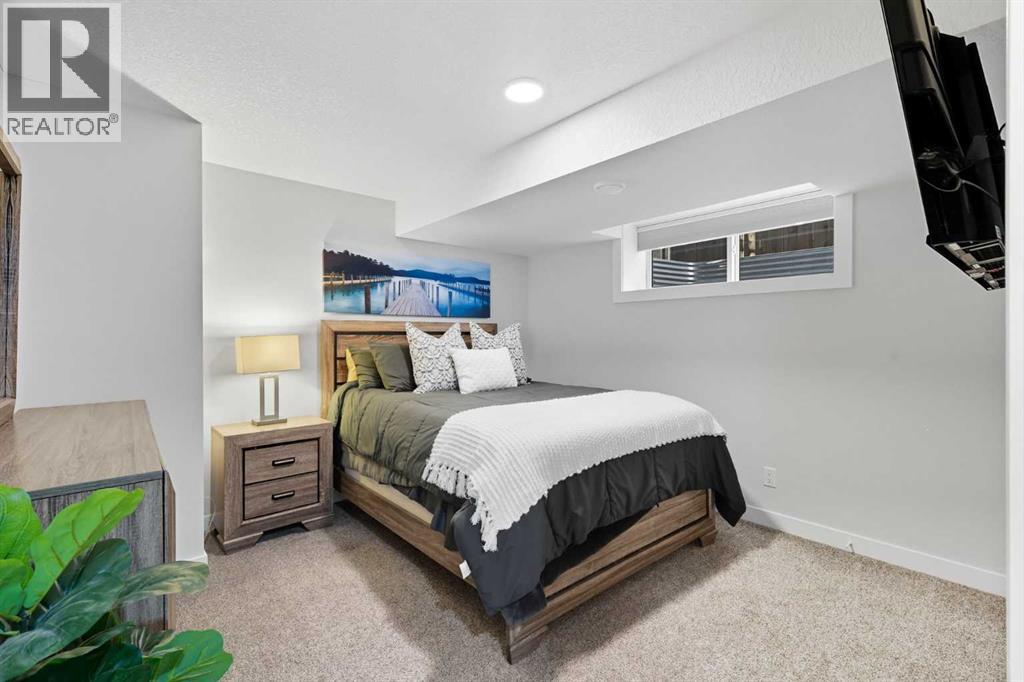 305 Sundown Road, Cochrane