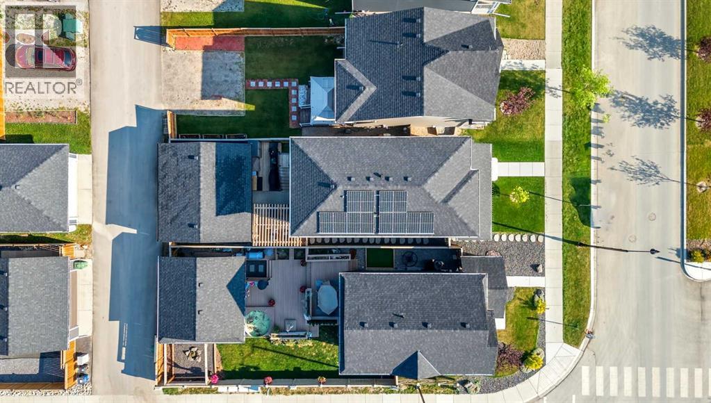 305 Sundown Road, Cochrane