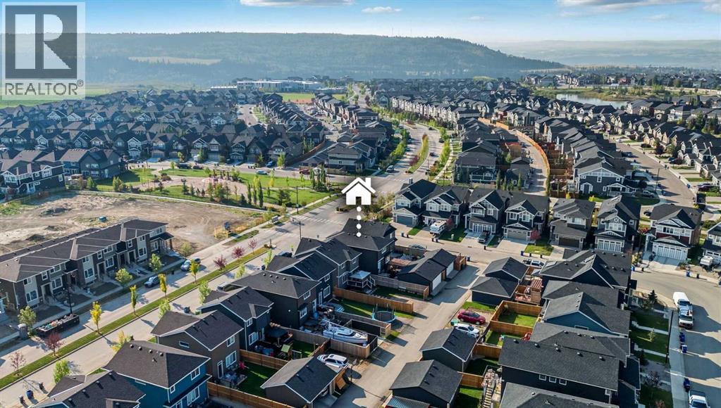 305 Sundown Road, Cochrane