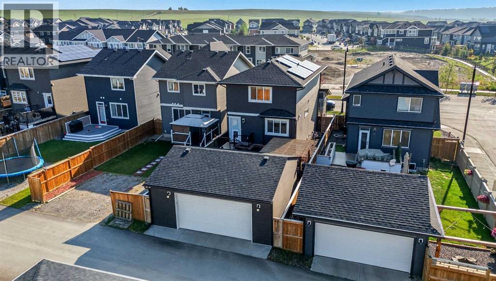 305 Sundown Road, Cochrane