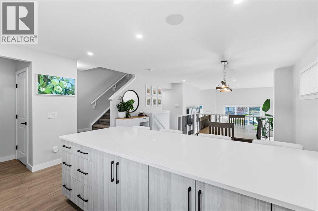 305 Sundown Road, Cochrane