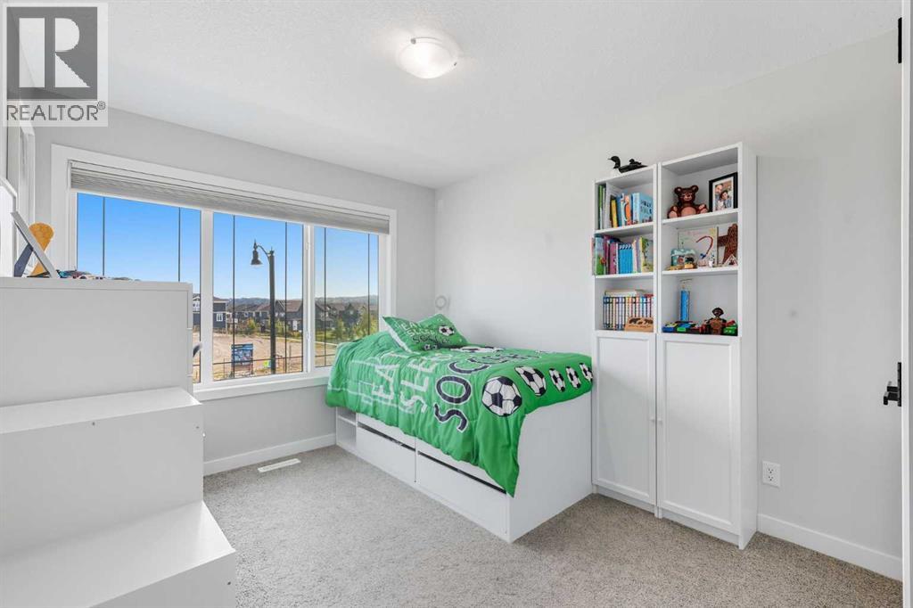 305 Sundown Road, Cochrane