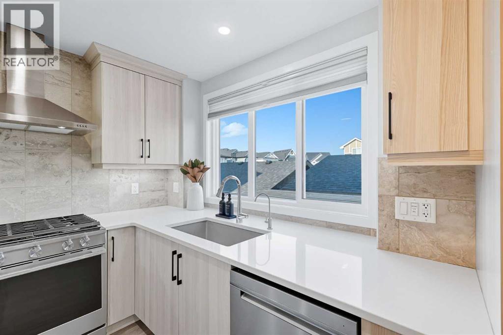 305 Sundown Road, Cochrane