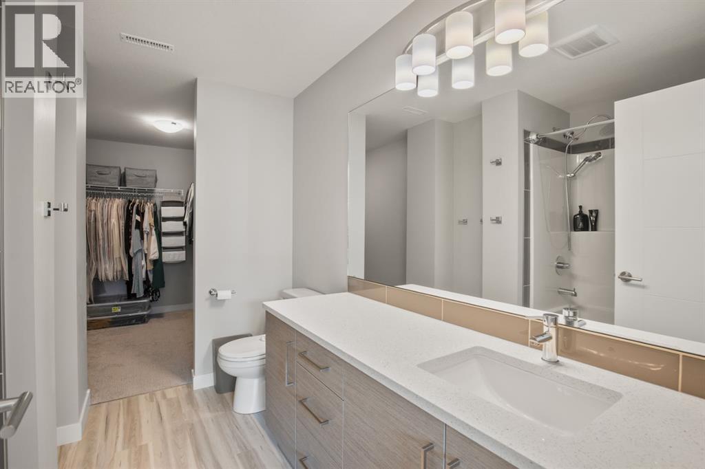 Single Family House Bi-level for Sale in  Evergreen Way Evergreen Red Deer 