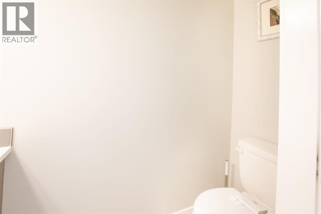 Single Family House Bi-level for Sale in  Evergreen Way Evergreen Red Deer 