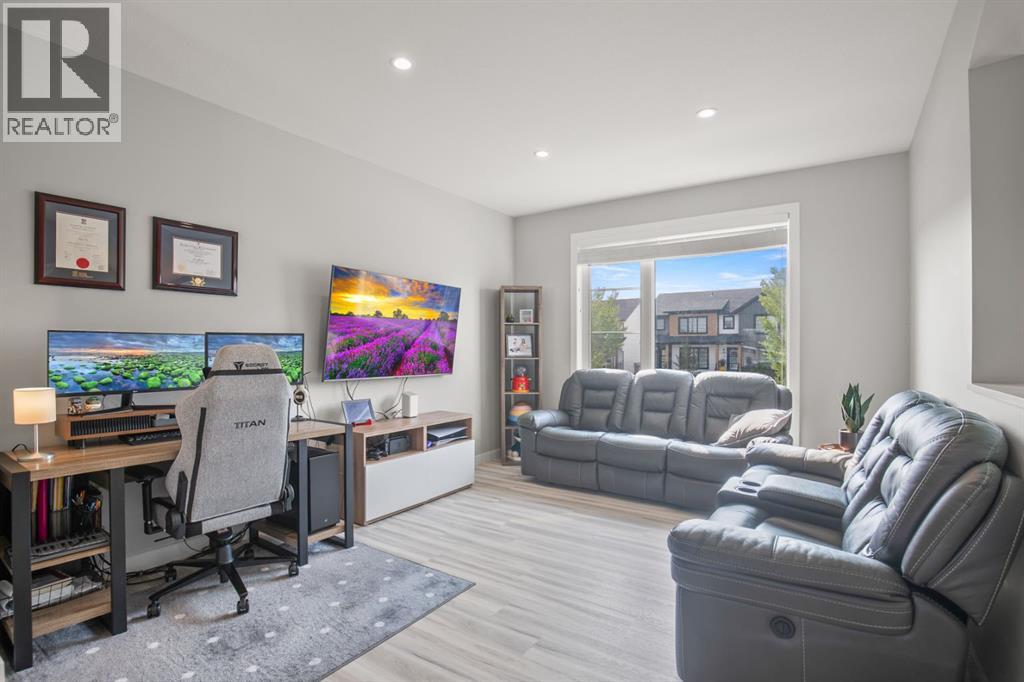 Single Family House Bi-level for Sale in  Evergreen Way Evergreen Red Deer 