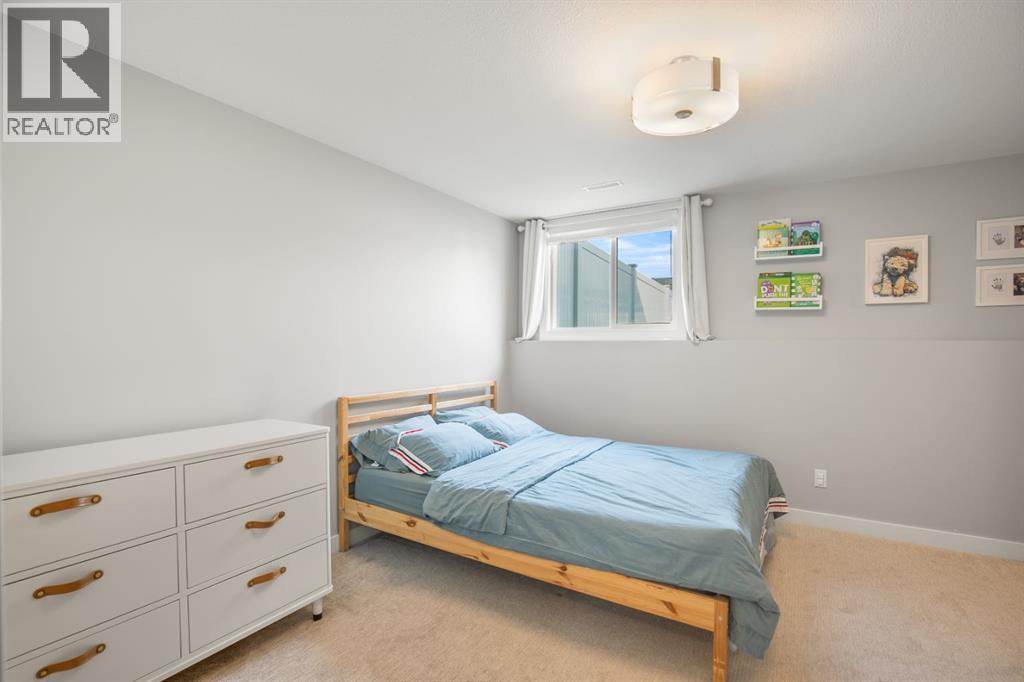 Single Family House Bi-level for Sale in  Evergreen Way Evergreen Red Deer 