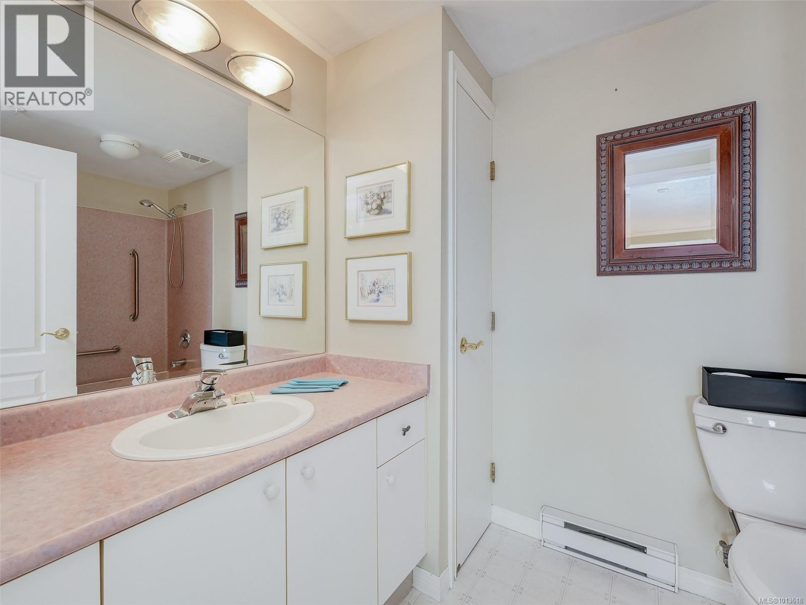 413 3133 Tillicum Rd, Saanich