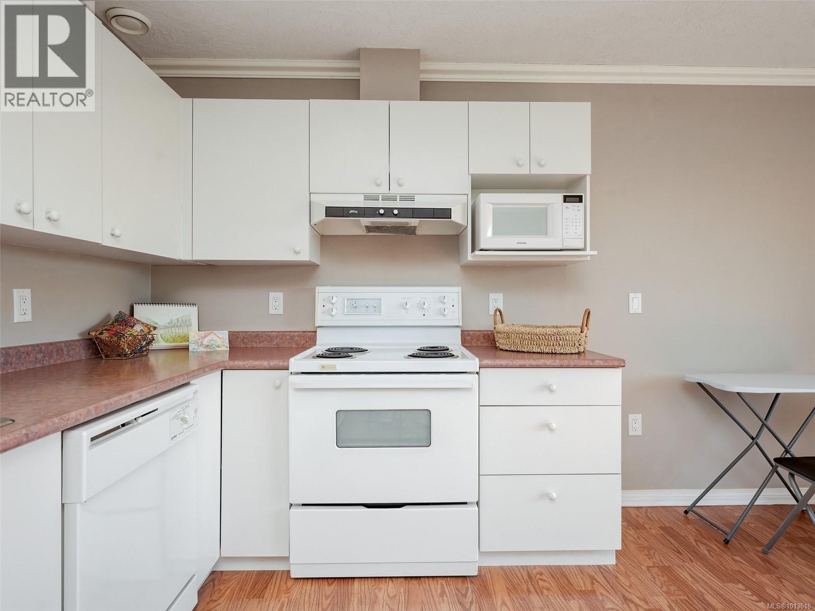 413 3133 Tillicum Rd, Saanich