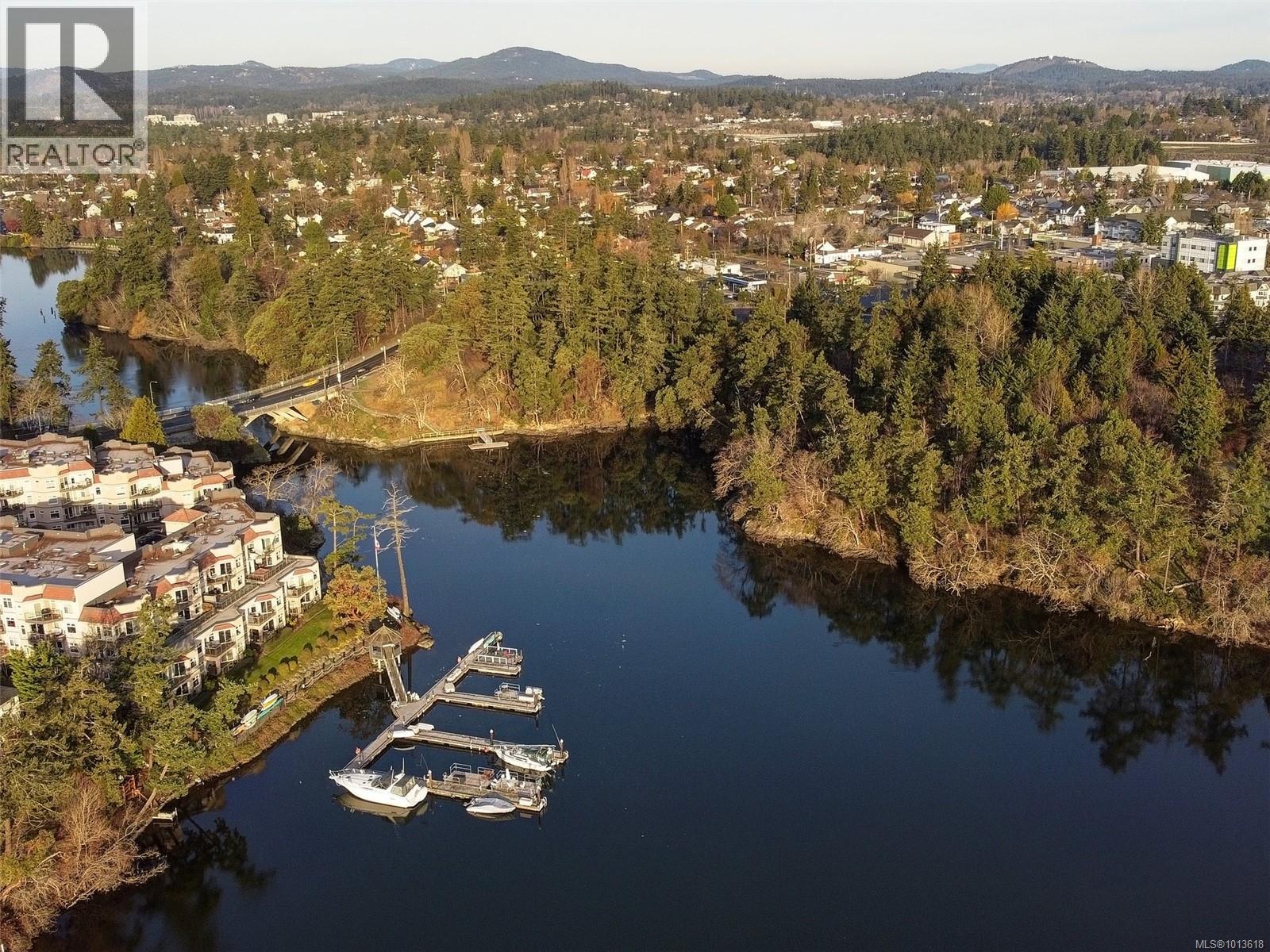 413 3133 Tillicum Rd, Saanich