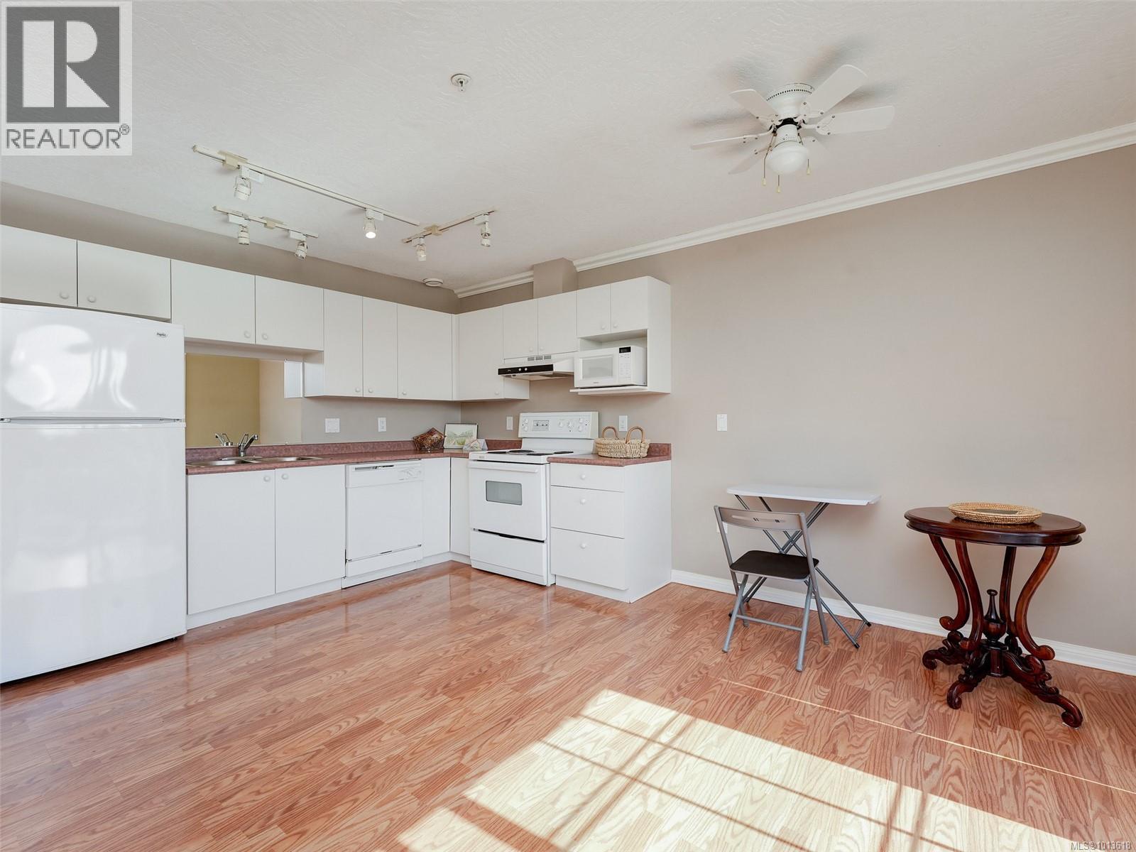 413 3133 Tillicum Rd, Saanich