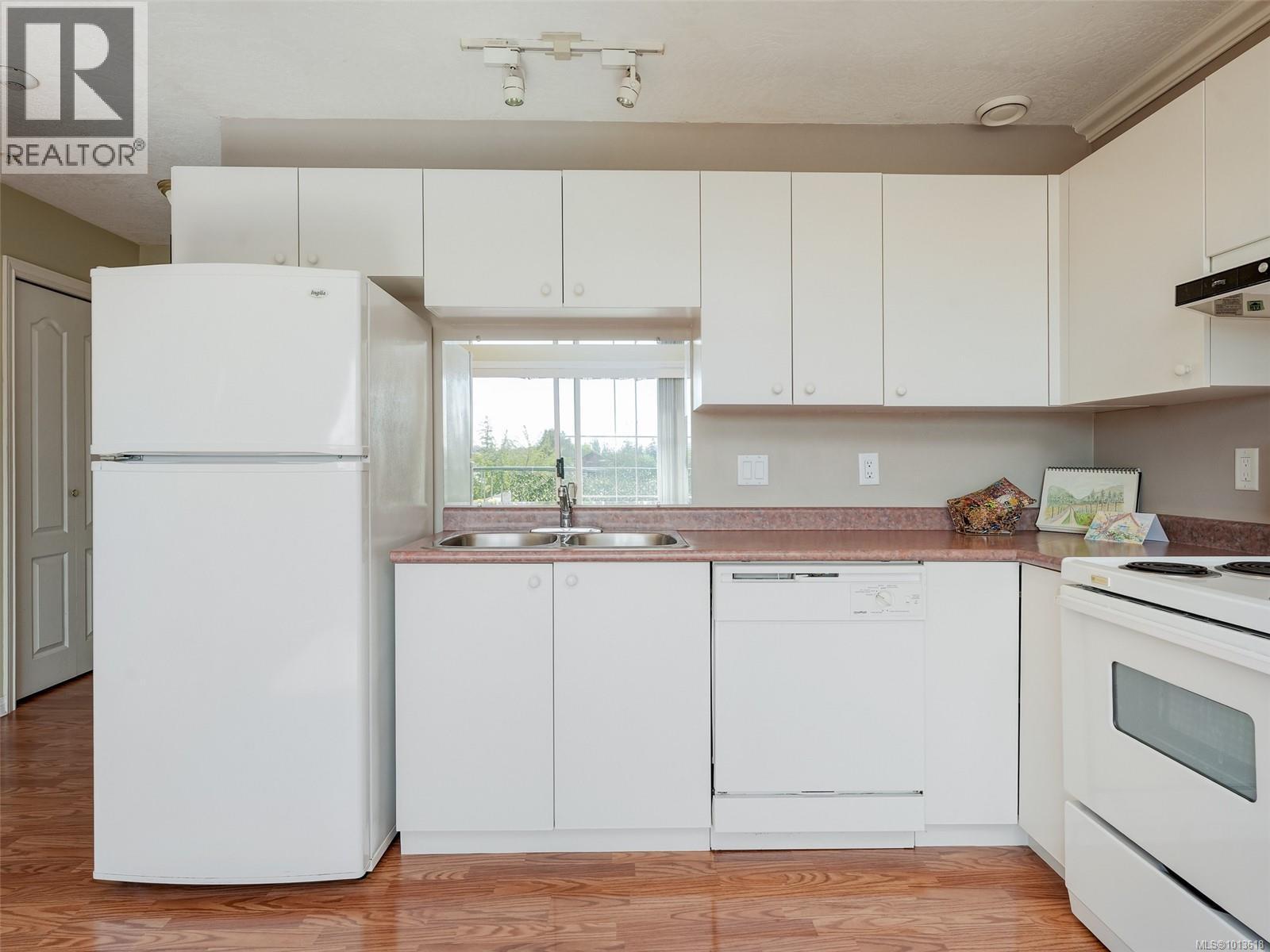 413 3133 Tillicum Rd, Saanich