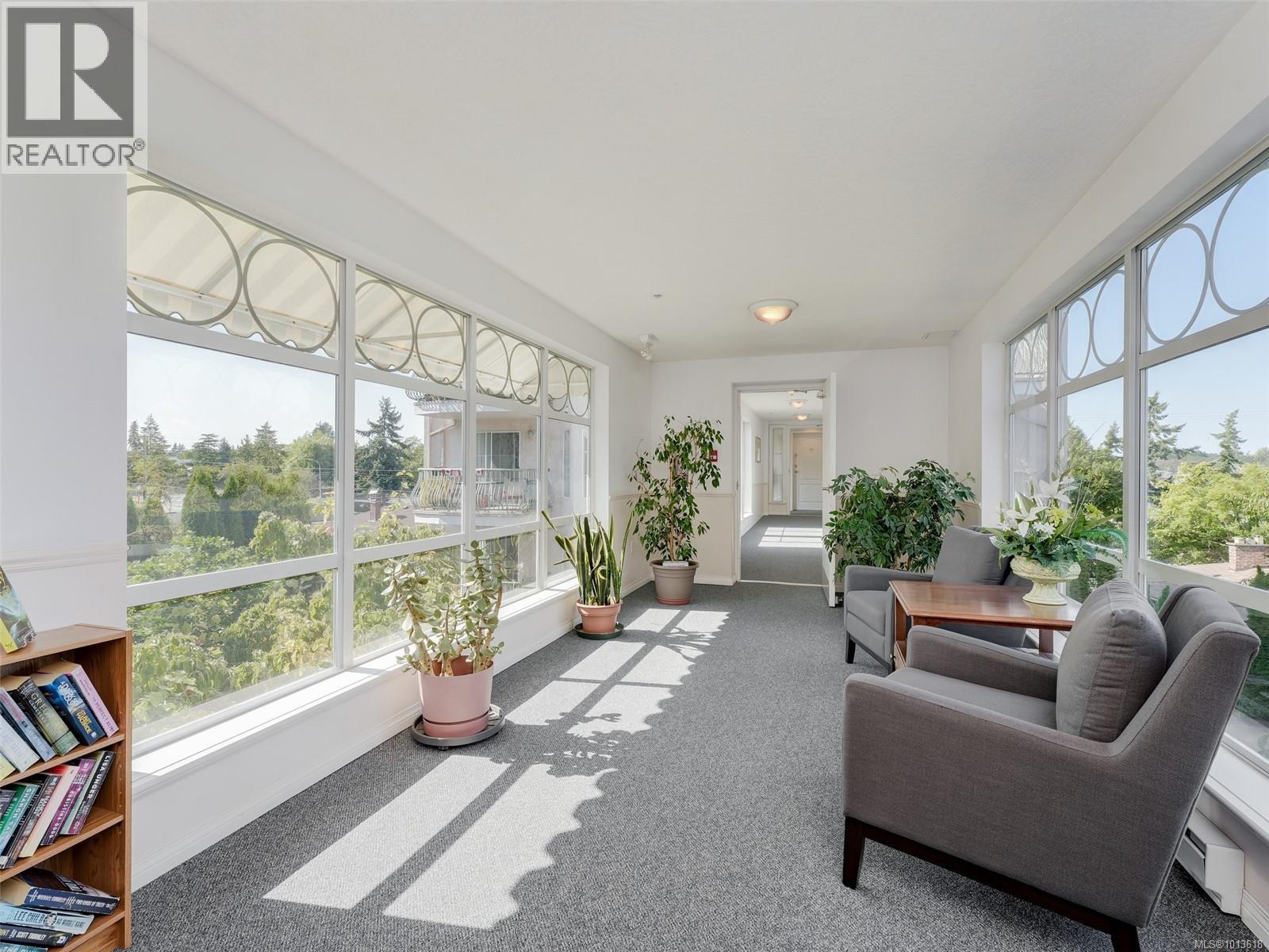 413 3133 Tillicum Rd, Saanich