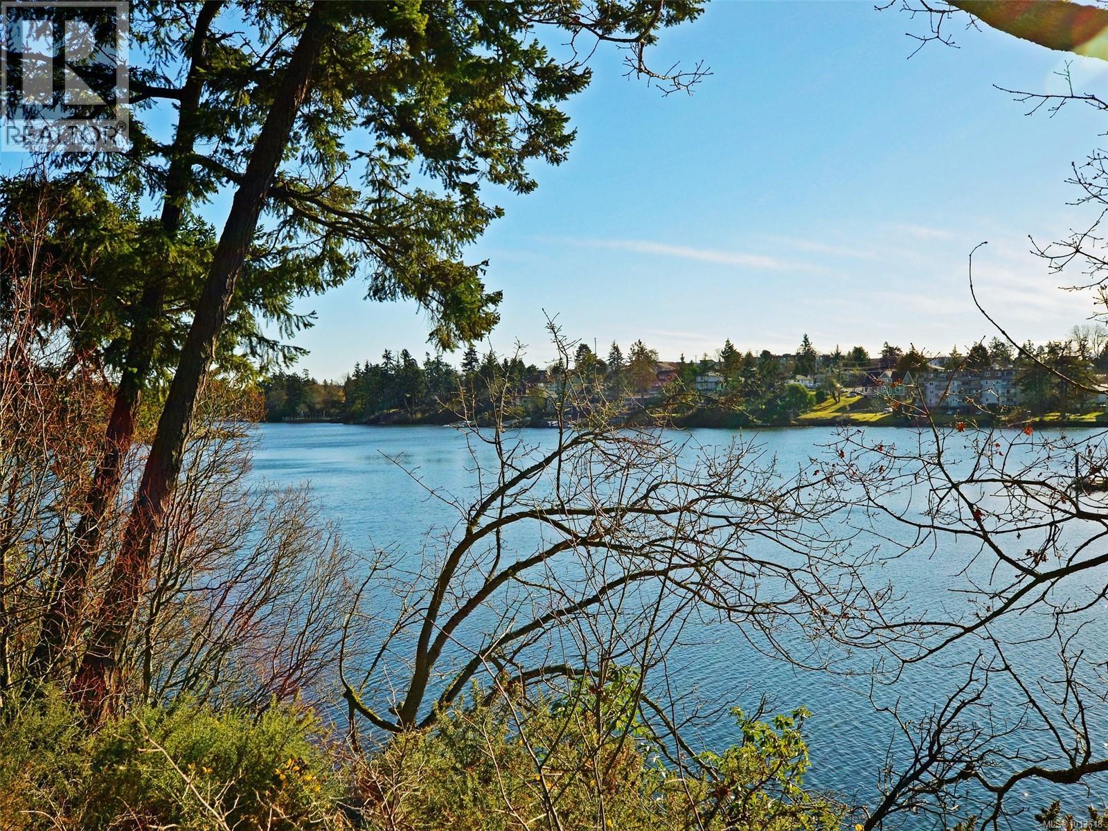 413 3133 Tillicum Rd, Saanich