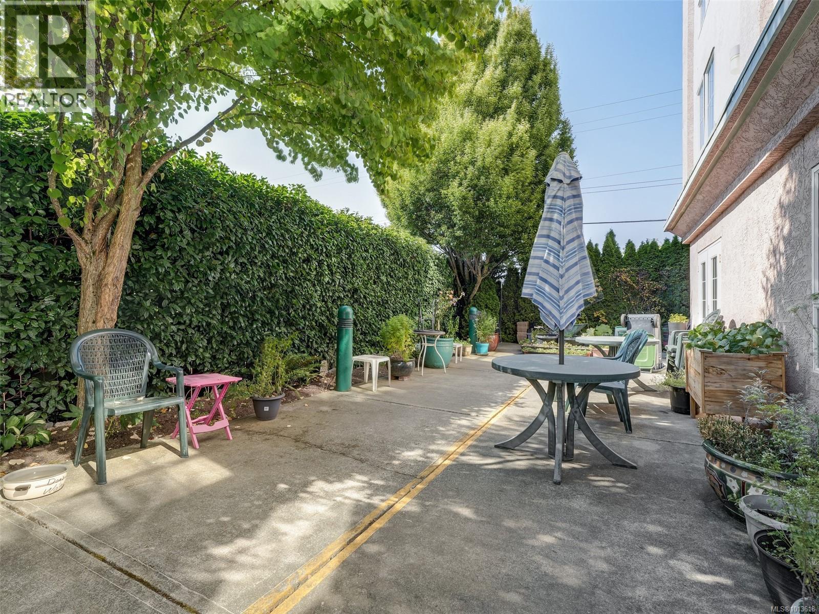 413 3133 Tillicum Rd, Saanich