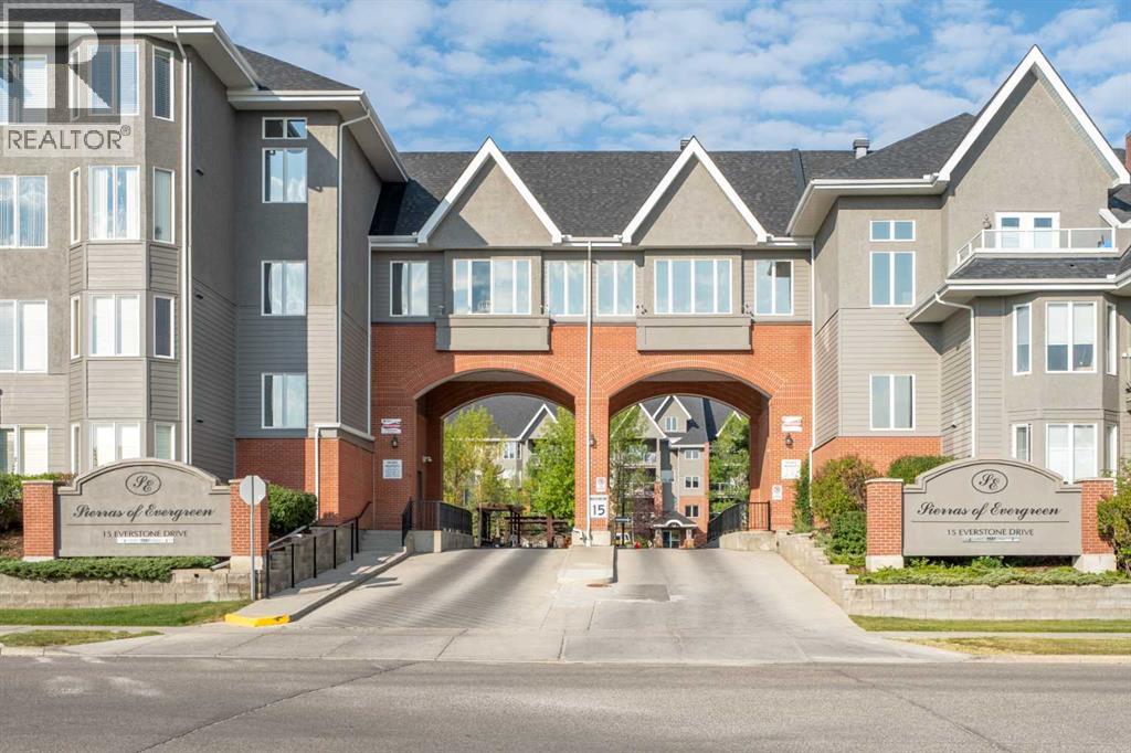 Single Family House for Sale in   Everstone Drive SW Evergreen Calgary 