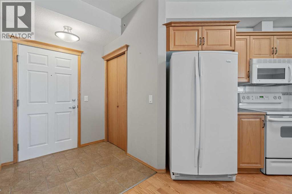 207, 15 Everstone Drive SW, Calgary, Alberta