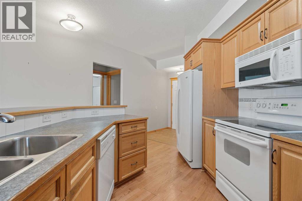 Single Family House for Sale in   Everstone Drive SW Evergreen Calgary 