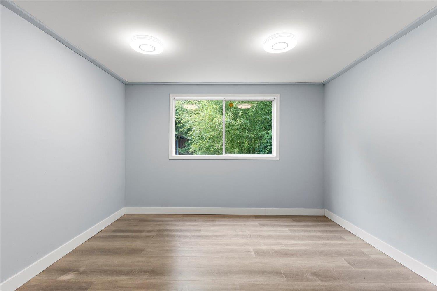 7976 TANAGER STREET, Mission