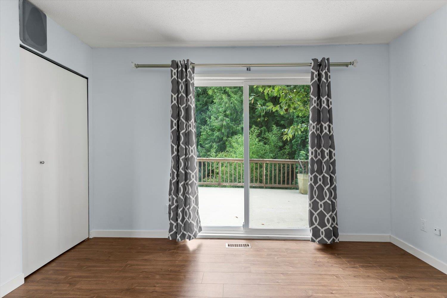 7976 TANAGER STREET, Mission