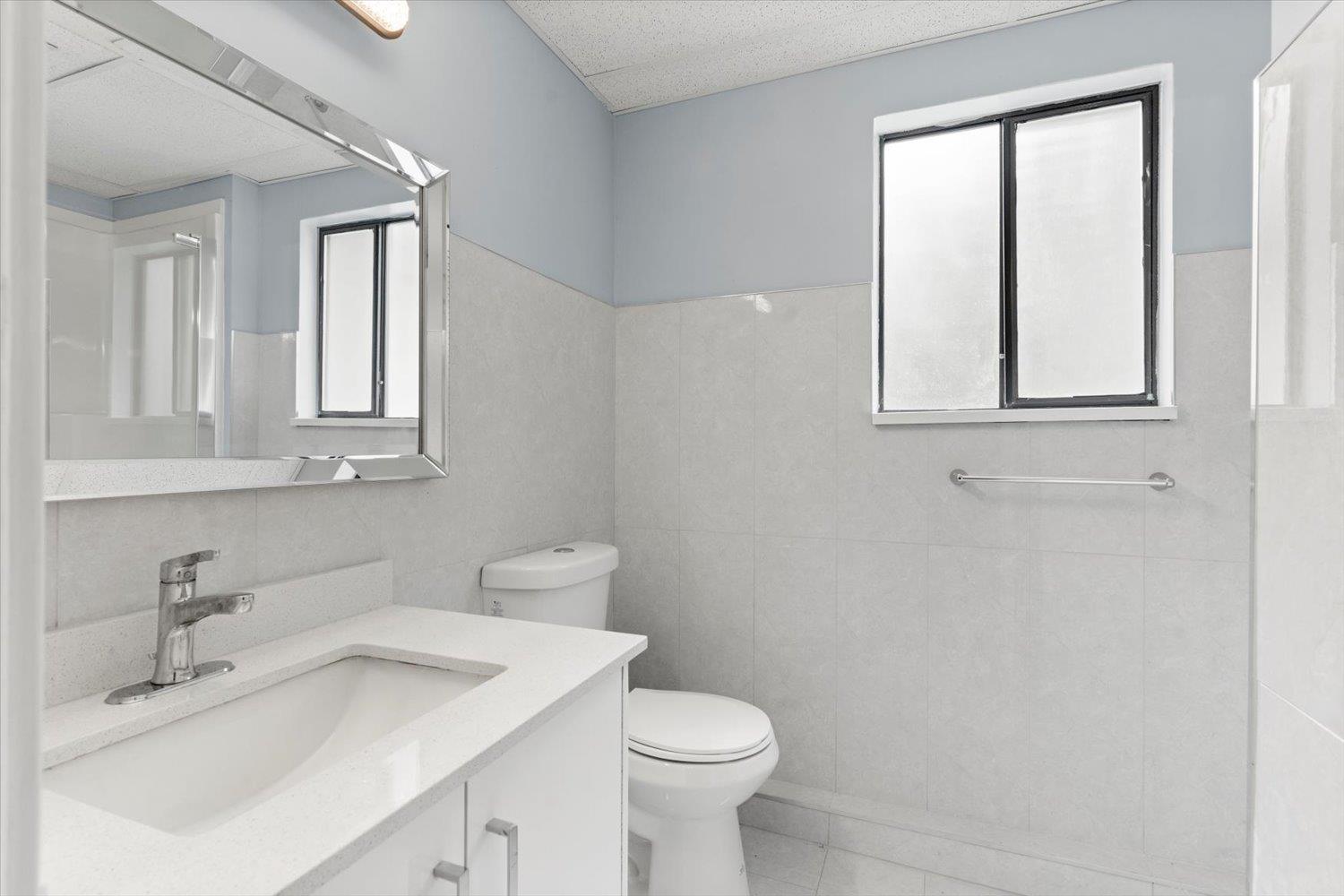 7976 TANAGER STREET, Mission