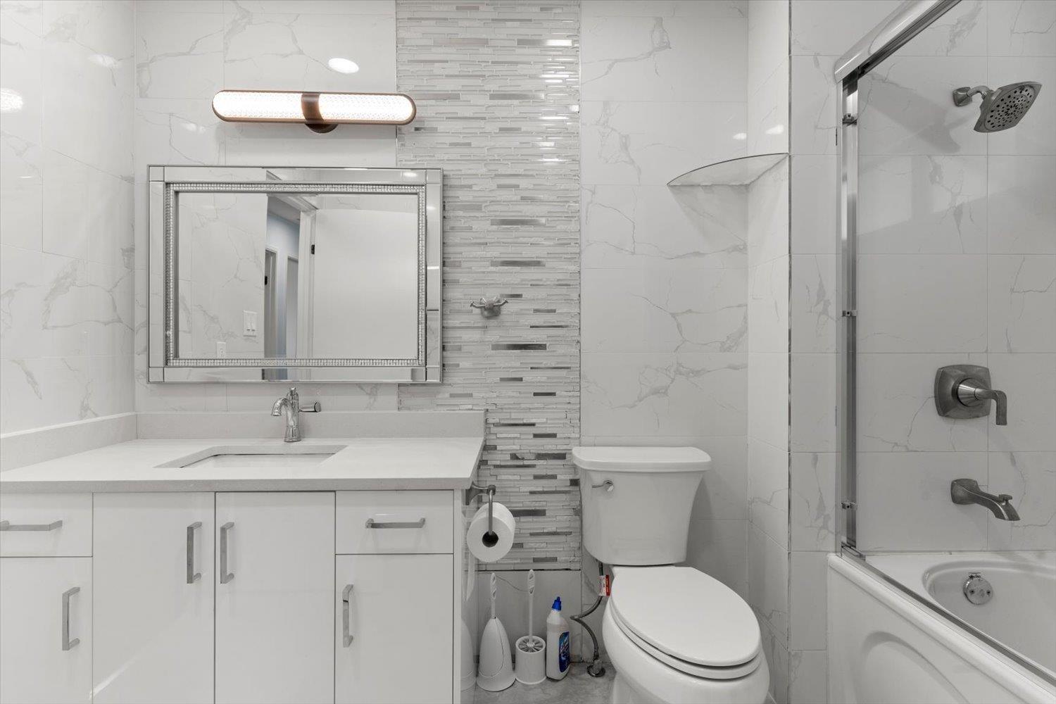 7976 TANAGER STREET, Mission