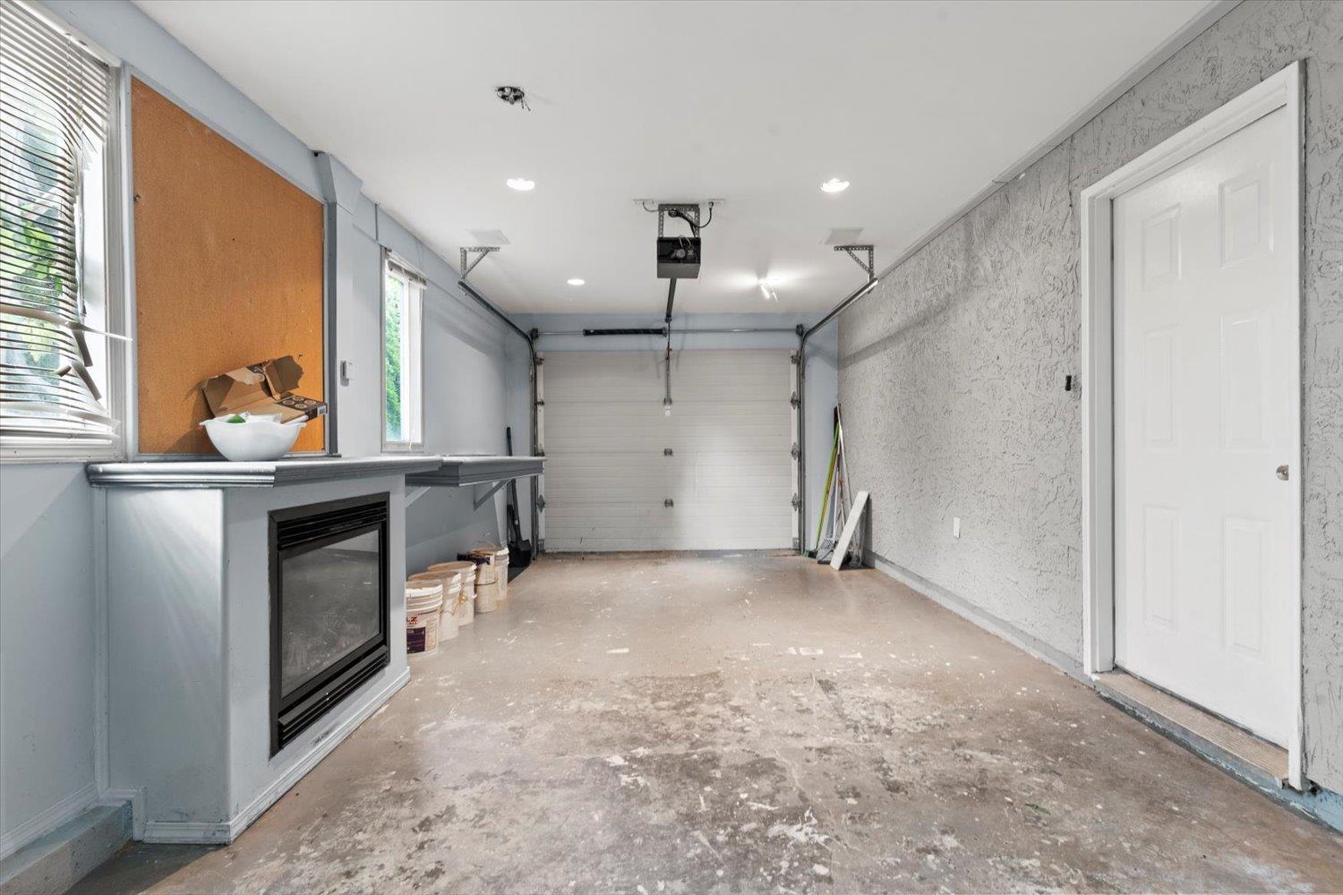 7976 TANAGER STREET, Mission