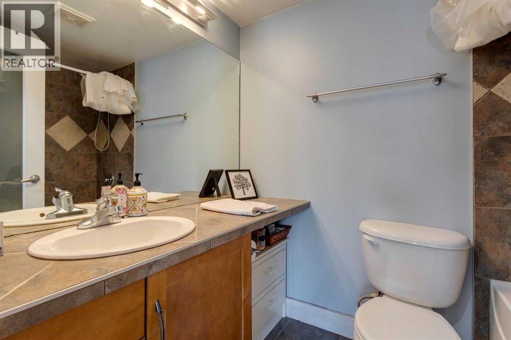 Single Family House for Sale in    Avenue NE Crescent Heights Calgary 