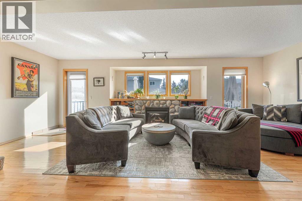 Single Family House for Sale in  Killarney Glen Court SW Killarney/Glengarry Calgary 